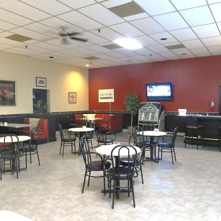 Town And Country Motor Hotel YYC 외부 사진