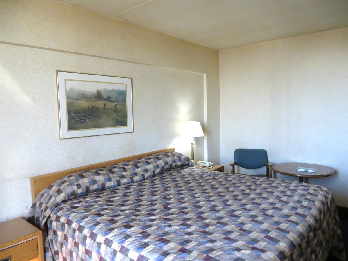 Town And Country Motor Hotel YYC 외부 사진