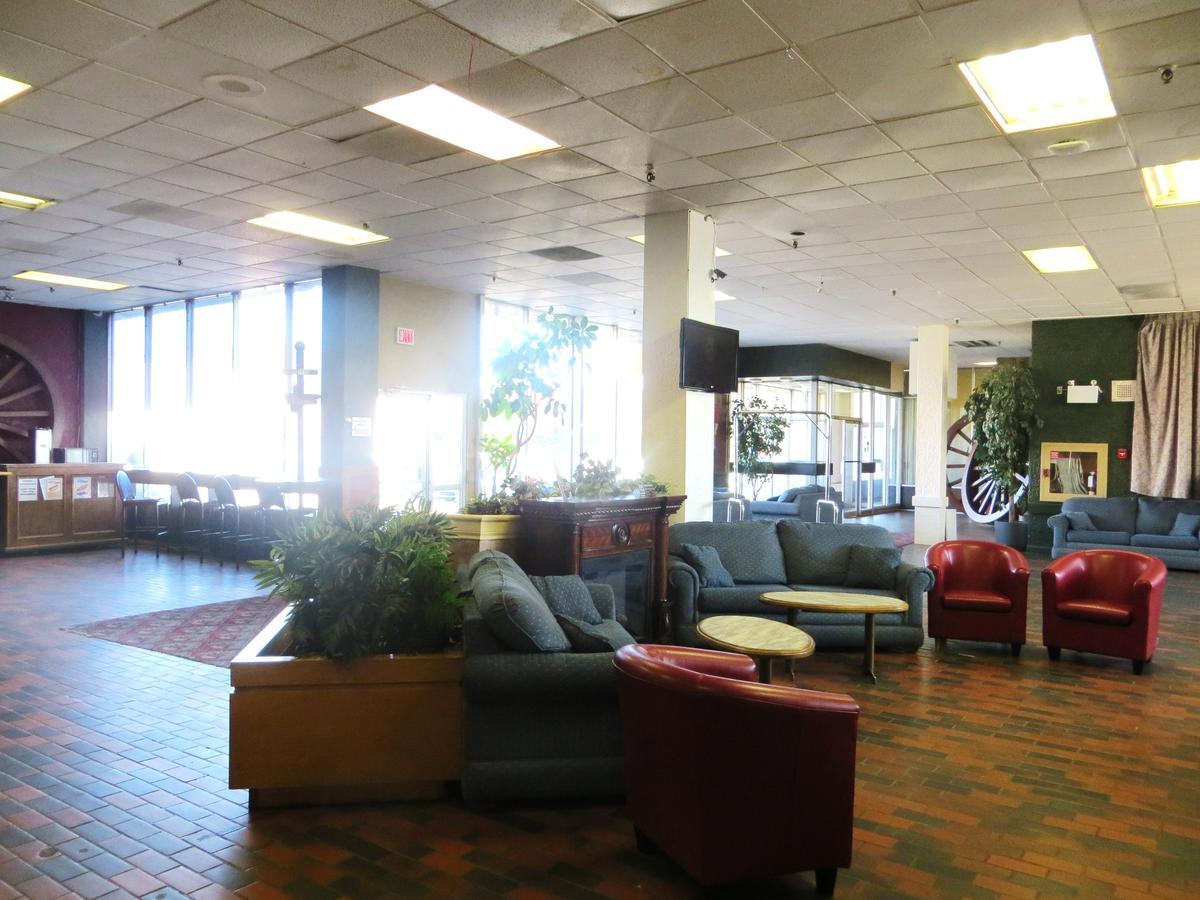 Town And Country Motor Hotel YYC 외부 사진